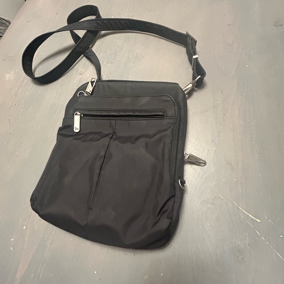 Travelon crossbody⭐️ - Picture 4 of 6